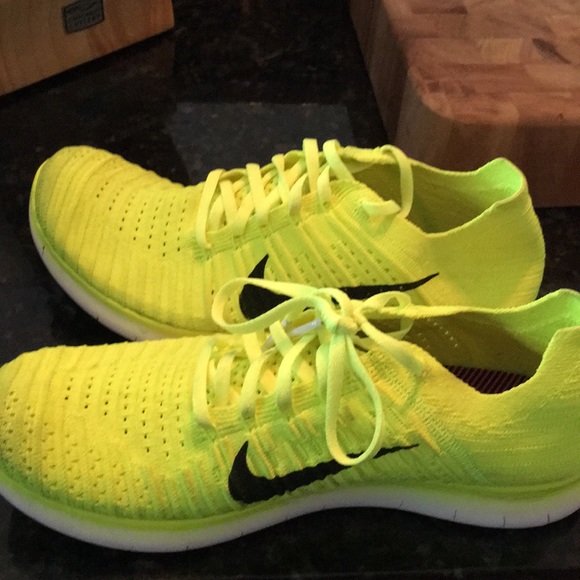 Nike’s Reserved - Picture 6 of 7